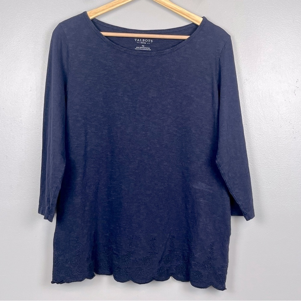 Talbots navy 100% cotton 3/4 sleeve scalloped embroidered hem top, MP.